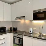Self Check-In Flat - 4 People - Kitchen - Wifi